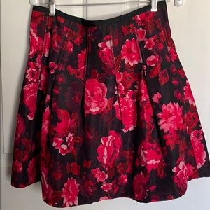 Gap skirt beautiful colors sz 14, length 19 1/2 “
